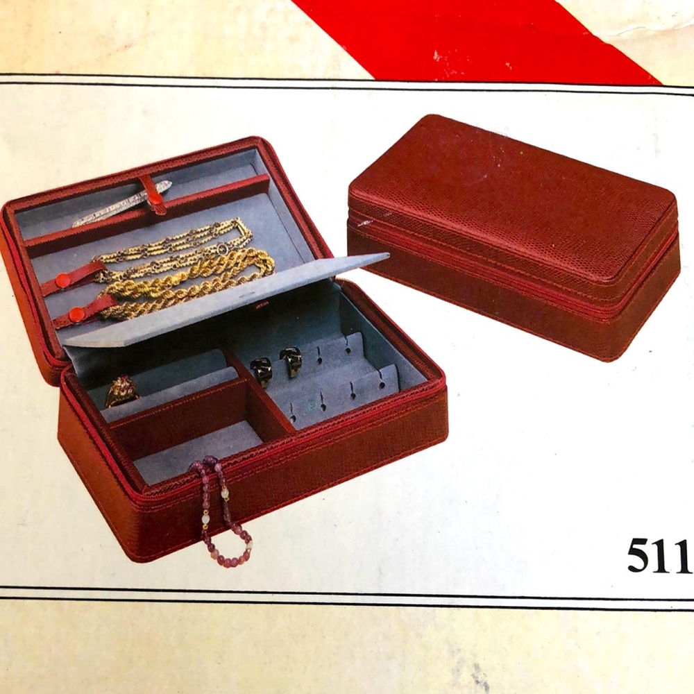 NWT red zipper travel jewelry case